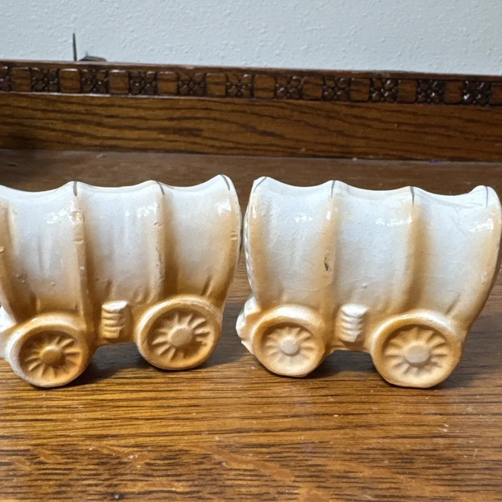 Vintage Japan Texas Covered Wagon Salt & Pepper Shakers Ceramic Western Set